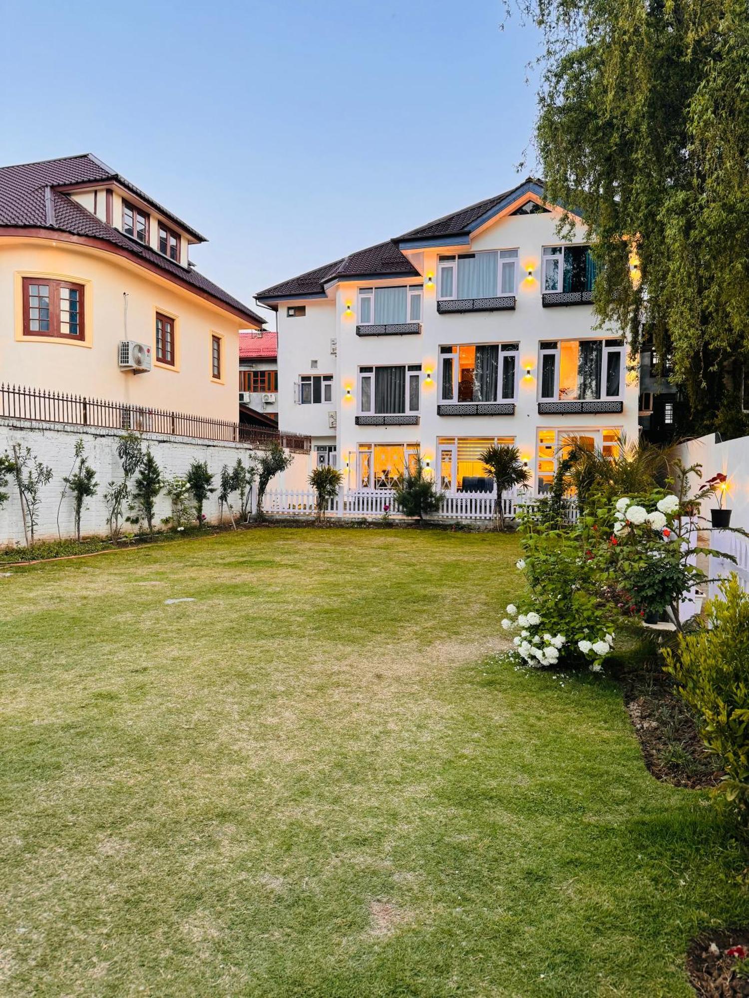 De Elaaf The Luxury Stay Srīnagar Buitenkant foto